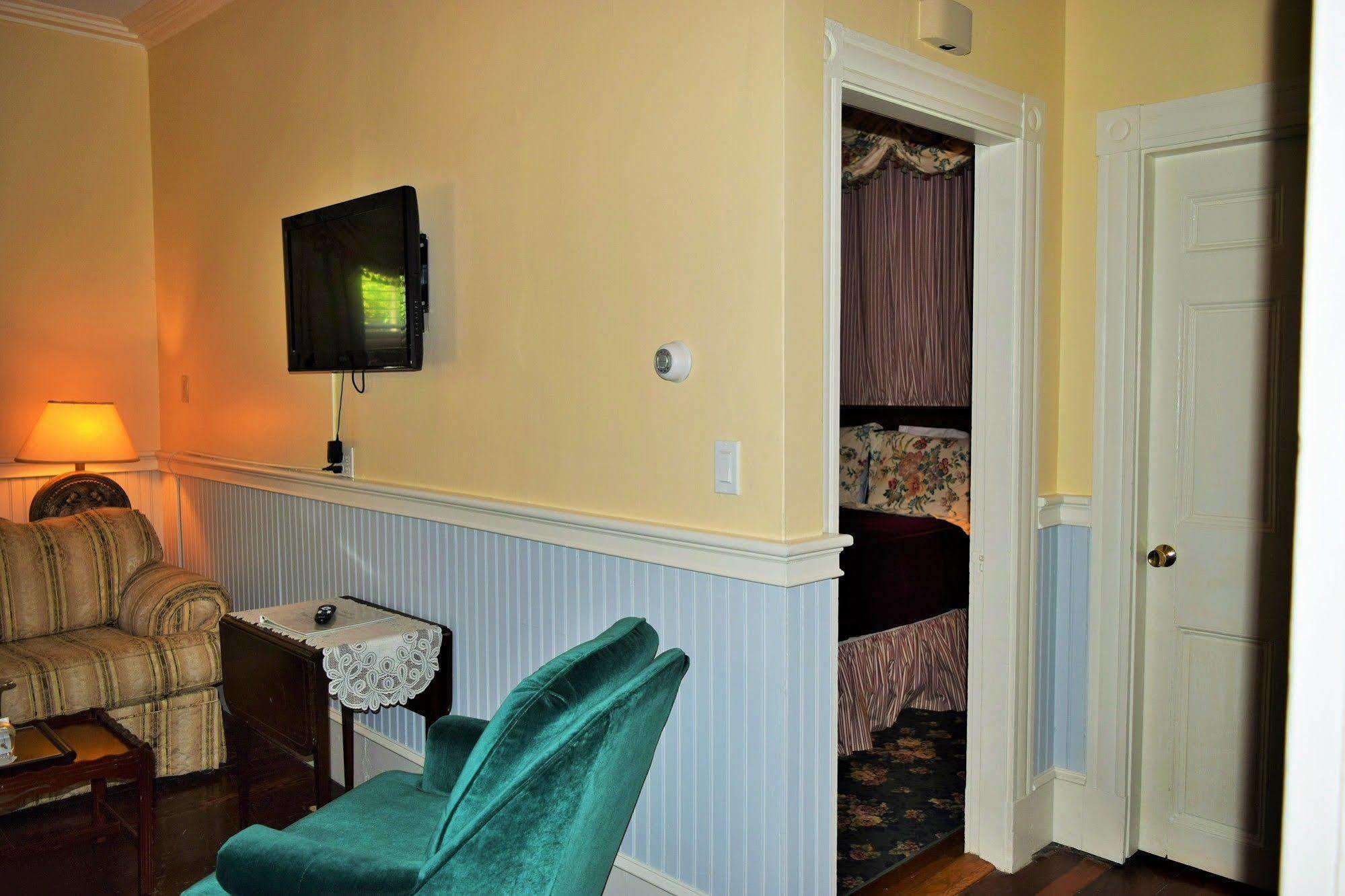 Inn On Bellevue (Adults Only) ニューポート エクステリア 写真