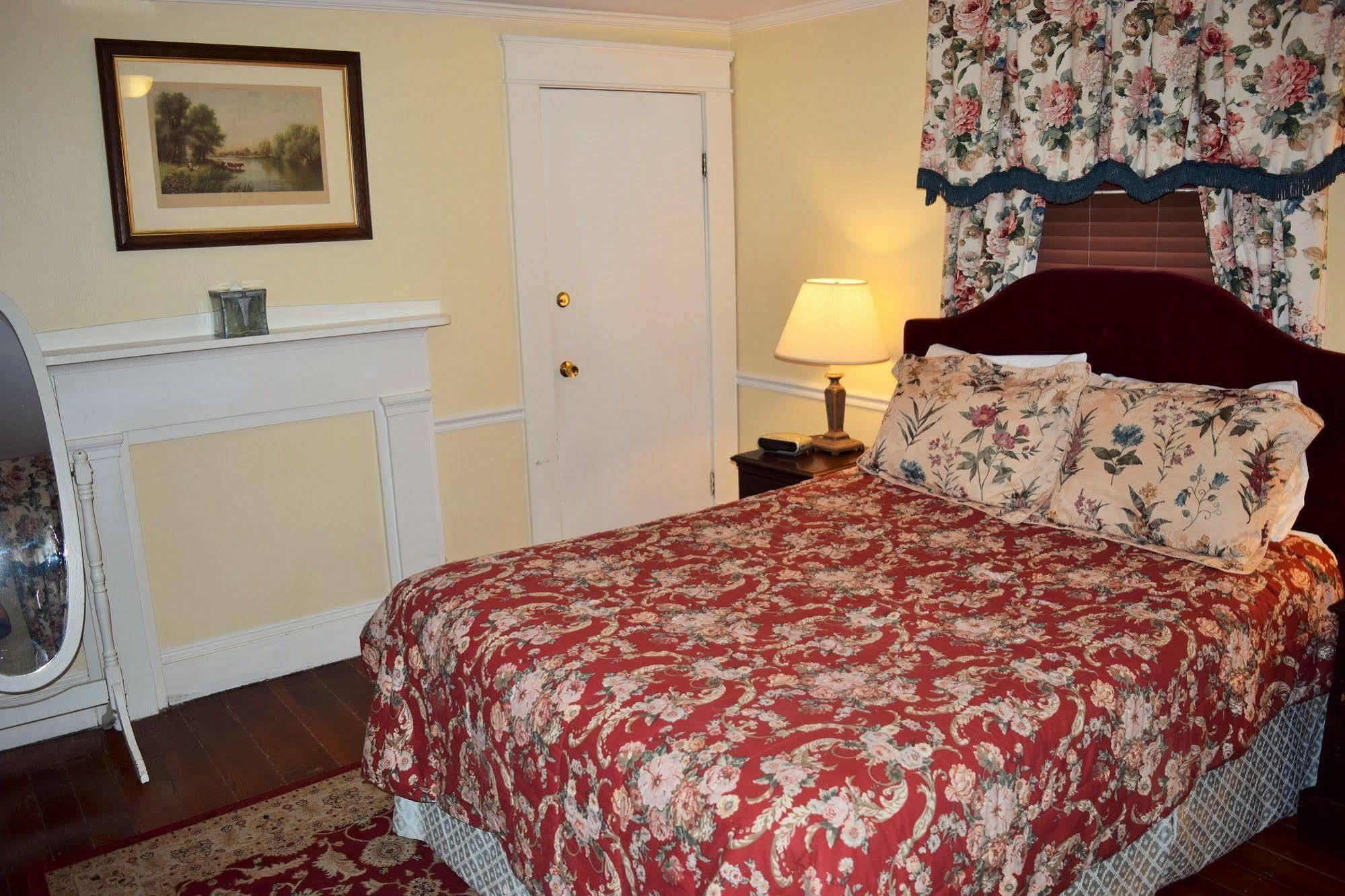 Inn On Bellevue (Adults Only) ニューポート エクステリア 写真